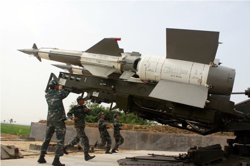Kíp chiến đấu tên lửa phòng không cải tiến của VN vào trận - ảnh 6