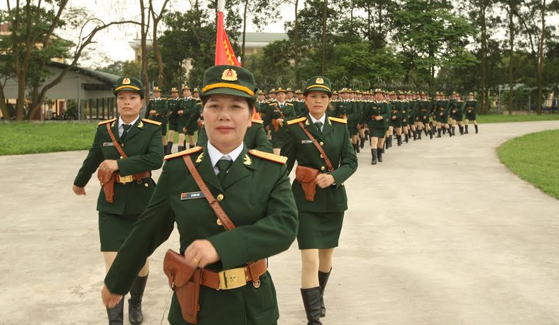 Cận cảnh khối nữ chiến sĩ thông tin, dân quân diễu binh Điện Biên Phủ - ảnh 7