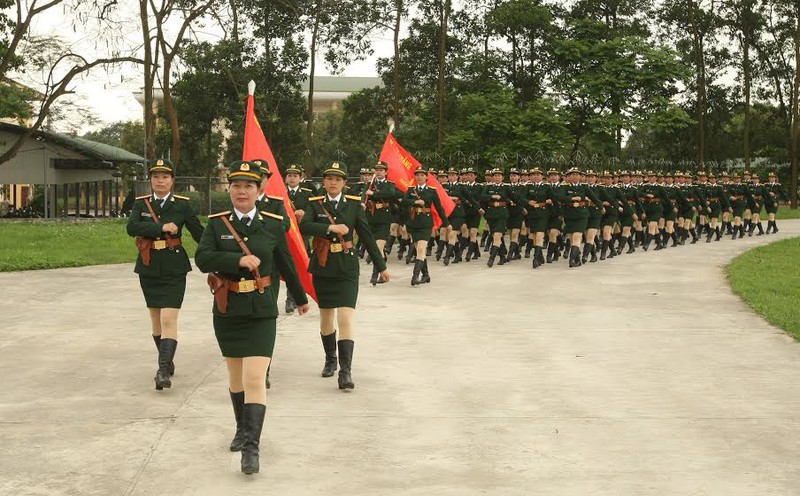Cận cảnh khối nữ chiến sĩ thông tin, dân quân diễu binh Điện Biên Phủ - ảnh 8