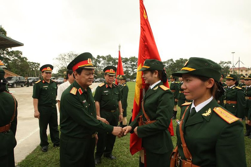Cận cảnh khối nữ chiến sĩ thông tin, dân quân diễu binh Điện Biên Phủ - ảnh 2