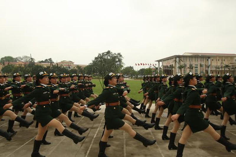 Cận cảnh khối nữ chiến sĩ thông tin, dân quân diễu binh Điện Biên Phủ - ảnh 10