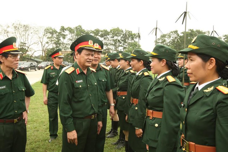 Cận cảnh khối nữ chiến sĩ thông tin, dân quân diễu binh Điện Biên Phủ - ảnh 3