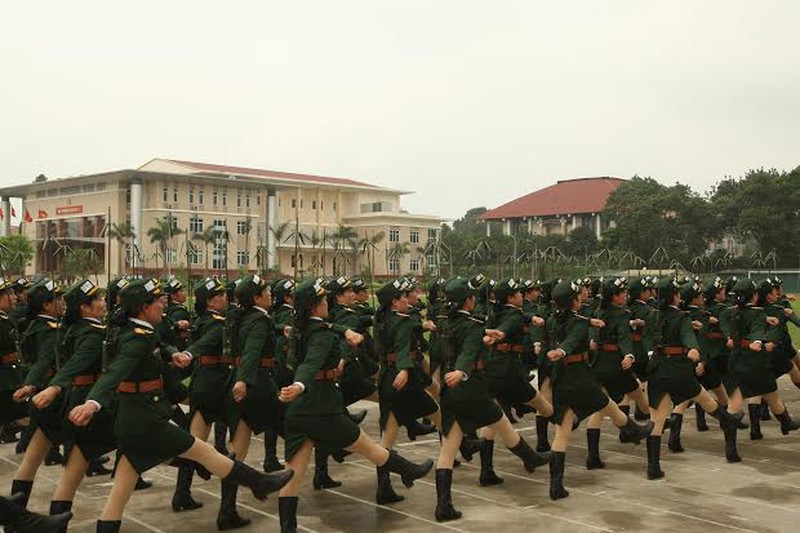 Cận cảnh khối nữ chiến sĩ thông tin, dân quân diễu binh Điện Biên Phủ - ảnh 11
