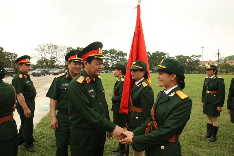 Cận cảnh khối nữ chiến sĩ thông tin, dân quân diễu binh Điện Biên Phủ - ảnh 15
