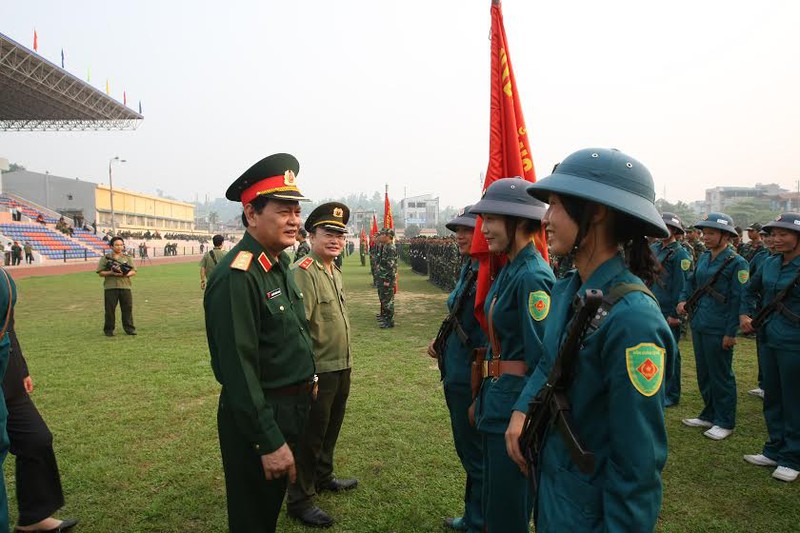 Cận cảnh khối nữ chiến sĩ thông tin, dân quân diễu binh Điện Biên Phủ - ảnh 17