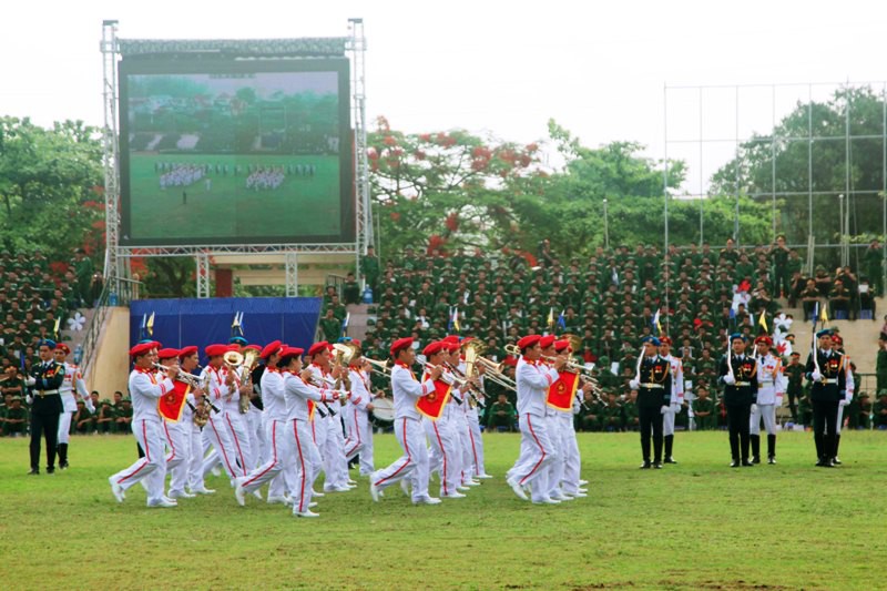 Màn múa súng chưa từng có kỷ niệm Chiến thắng Điện Biên Phủ - ảnh 4