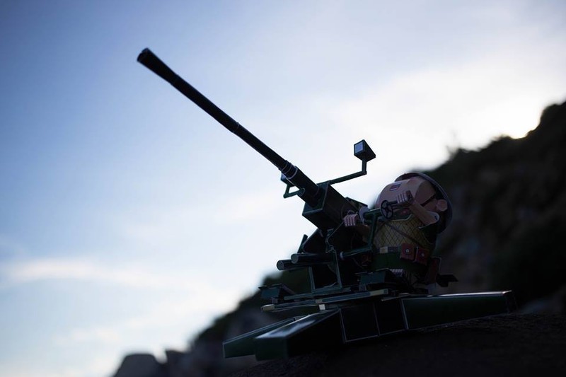 Độc đáo mô hình giấy chiến sĩ QĐND Việt Nam bảo vệ chủ quyền - ảnh 9