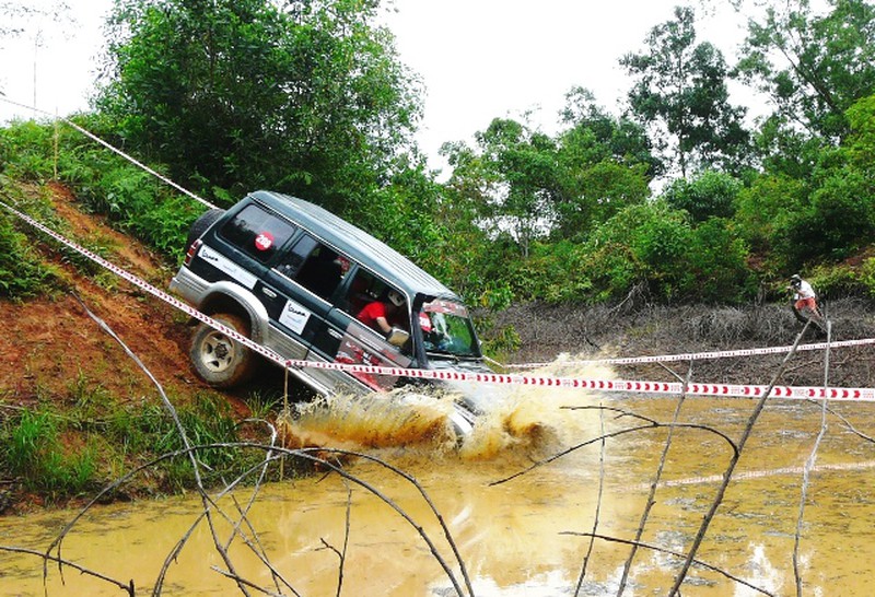 Giải đua xe địa hình 2014 khởi tranh tưng bừng trong nắng Sơn Tây - ảnh 10