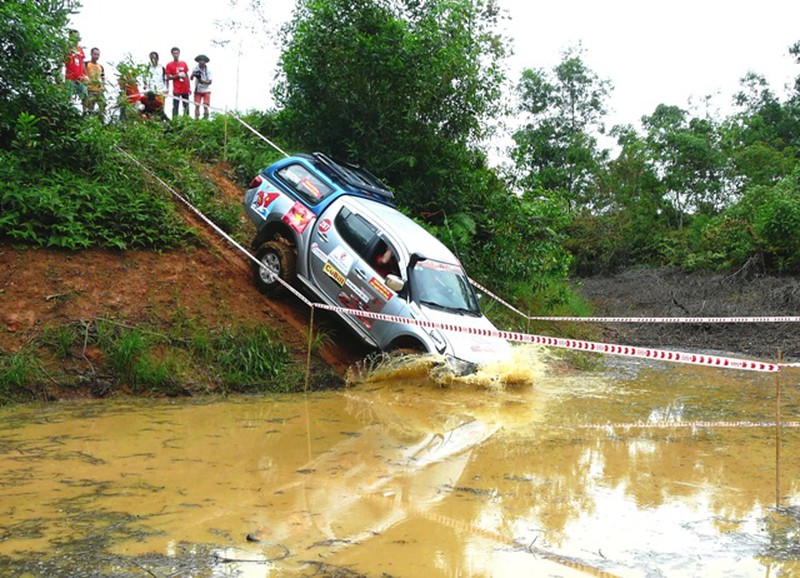 Giải đua xe địa hình 2014 khởi tranh tưng bừng trong nắng Sơn Tây - ảnh 11