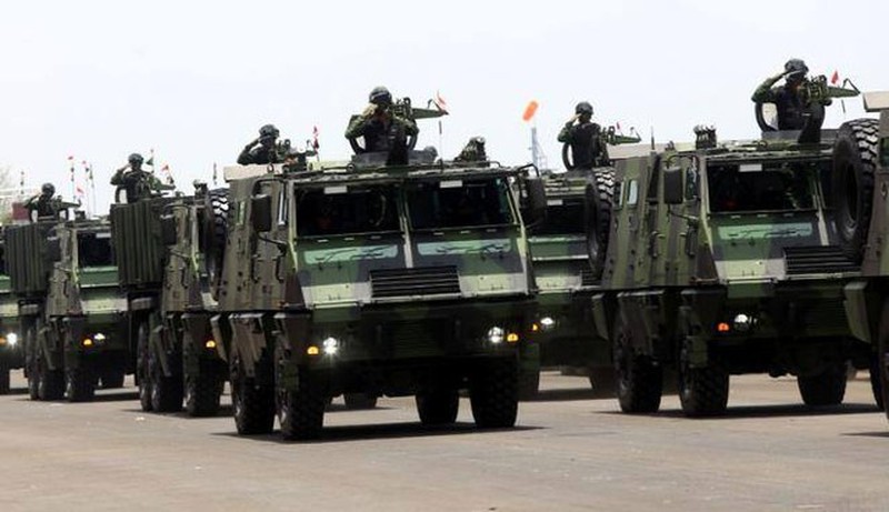 Indonesia duyệt binh hoành tráng khoe vũ khí Mỹ, Nga, Đức, TQ... - ảnh 18