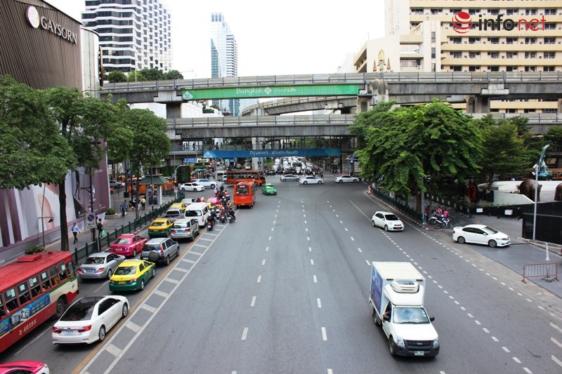 Sặc sỡ như taxi Bangkok - ảnh 1