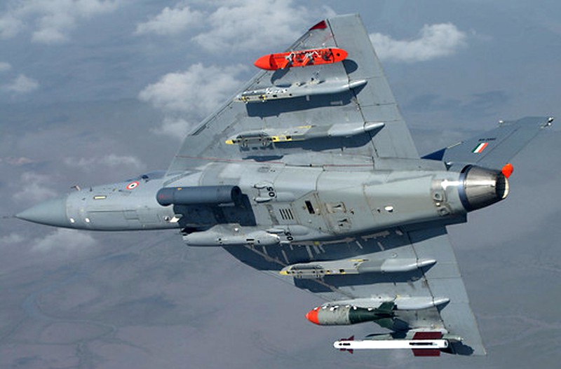 Ấn Độ tự phát triển xe tăng Arjun Mk II, thử nghiệm tiêm kích Tejas - ảnh 10