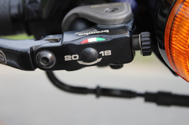 Super Cub 50cc 'độc nhất vô nhị' với dàn đồ chơi hàng trăm triệu