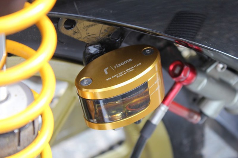 Super Cub 50cc 'độc nhất vô nhị' với dàn đồ chơi hàng trăm triệu