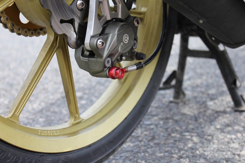 Super Cub 50cc 'độc nhất vô nhị' với dàn đồ chơi hàng trăm triệu