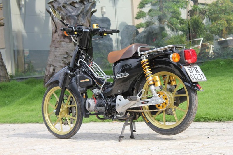Super Cub 50cc 'độc nhất vô nhị' với dàn đồ chơi hàng trăm triệu