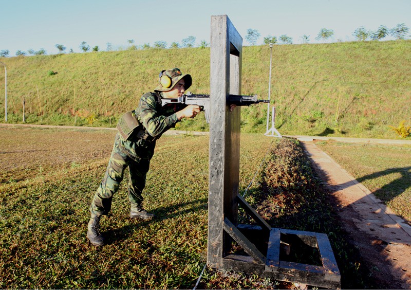 Các tư thế đứng, nằm, ngồi bắn súng trường tiêu chuẩn - ảnh 10