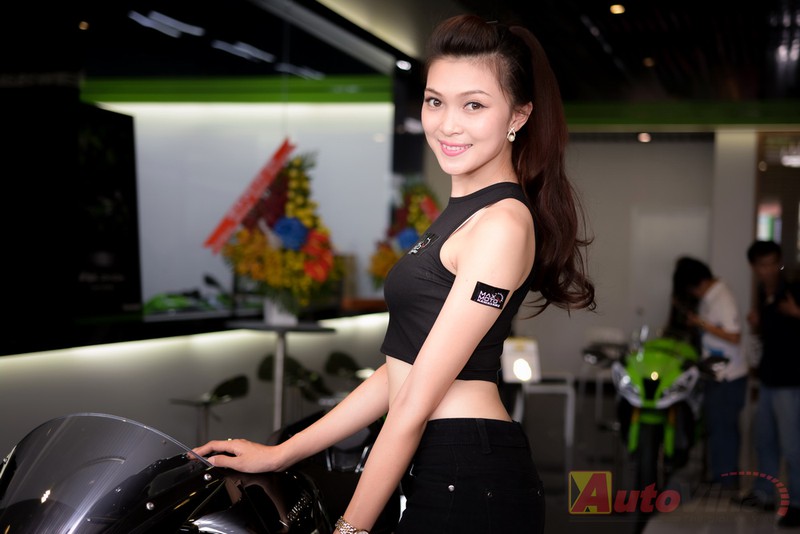 Đẹp như các PG ngày Kawasaki trình làng Việt Nam - ảnh 3