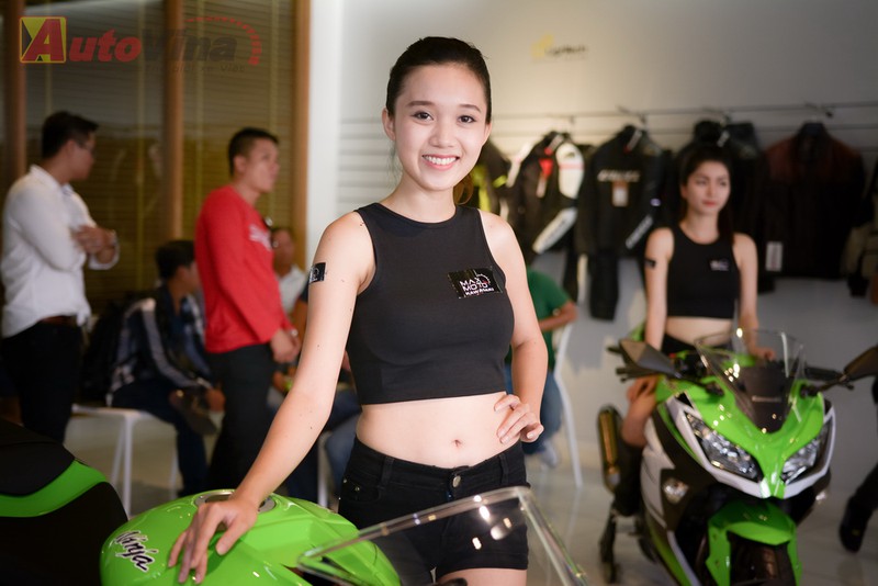Đẹp như các PG ngày Kawasaki trình làng Việt Nam - ảnh 4