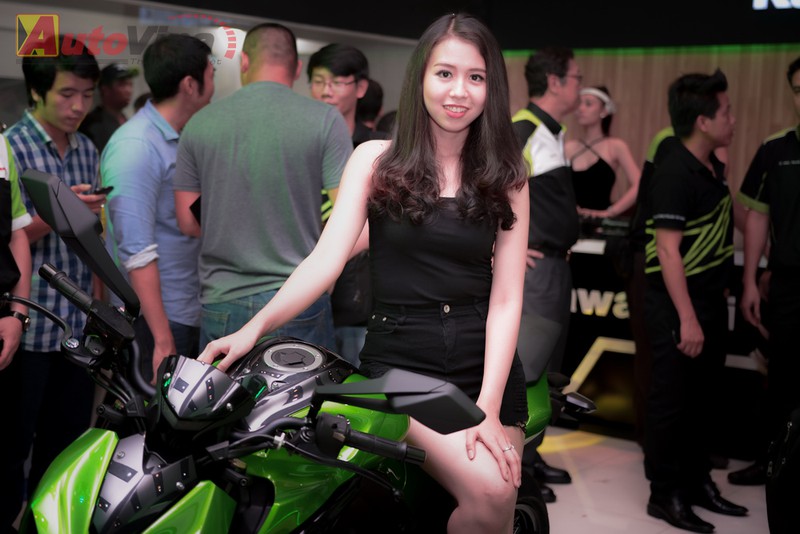 Đẹp như các PG ngày Kawasaki trình làng Việt Nam - ảnh 12