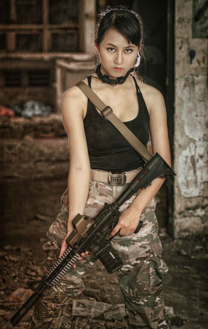 Cận cảnh trang phục, vũ khí trong phim hành động VN theo phong cách Holywood - ảnh 4