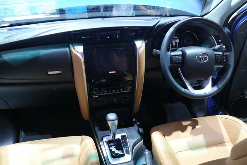 Fortuner 2016 ra mắt, gây ấn tượng mạnh với phong cách Lexus - ảnh 10