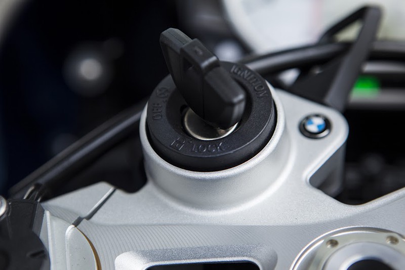 Euro Auto đưa siêu mô tô BMW S1000RR giá hơn 700 triệu đồng về VN - ảnh 6