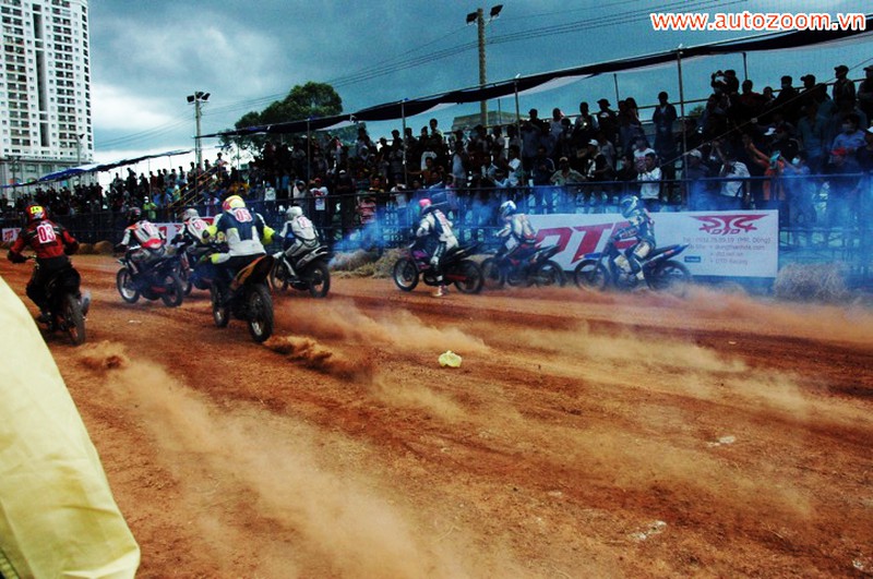 Hình ảnh trở lại sau 18 năm tại Vietnam Motor Cub Prix 2015 - ảnh 14