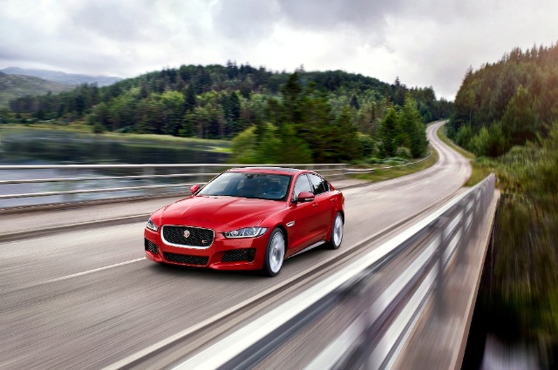 Jaguar XE - xe sang giá 2 tỷ đồng hấp dẫn khách tham quan VIMS 2015 - ảnh 12
