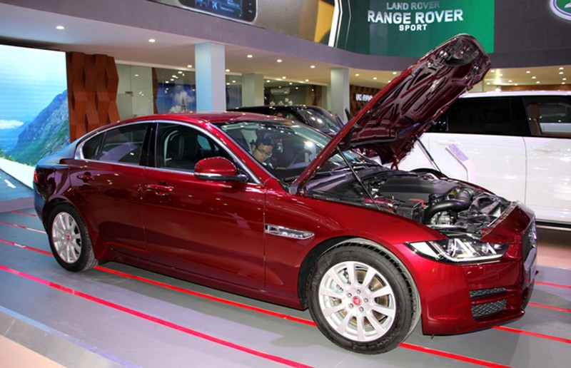 Jaguar XE - xe sang giá 2 tỷ đồng hấp dẫn khách tham quan VIMS 2015 - ảnh 4