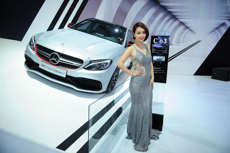 Mercedes-Benz hút khách triển lãm bằng xe sang và dàn sao Việt - ảnh 4
