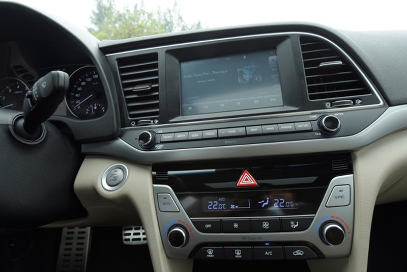 Cận cảnh mẫu xe Hyundai Elantra 2016 vừa ra mắt tại Việt Nam - ảnh 15