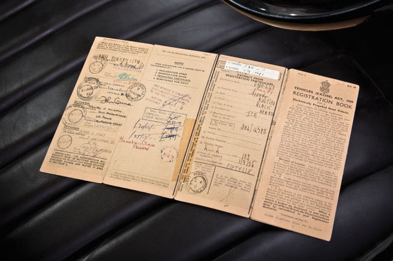 Chiếc limousine huyền thoại của John Lenon được đưa ra đấu giá - ảnh 3