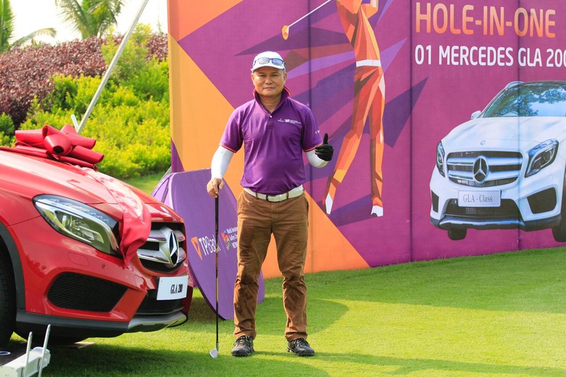 Golfer Đường Ngọc Dương giành xe Mercedes 1,5 tỷ đồng chỉ sau một cú vung gậy - ảnh 1