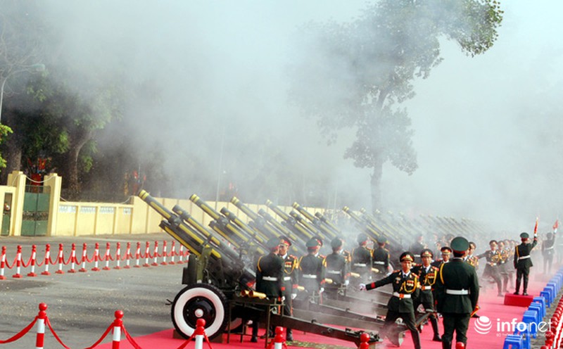 105 quả đại bác nổ vang trời mừng Quốc khánh 2/9 - ảnh 12