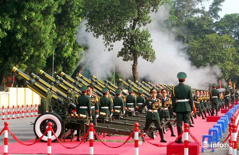 105 quả đại bác nổ vang trời mừng Quốc khánh 2/9 - ảnh 9