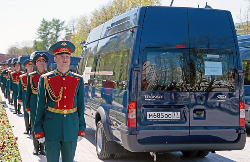 Ngọn lửa vĩnh cửu Chiến sĩ Vô danh rực cháy qua 27 thành phố Nga - ảnh 2