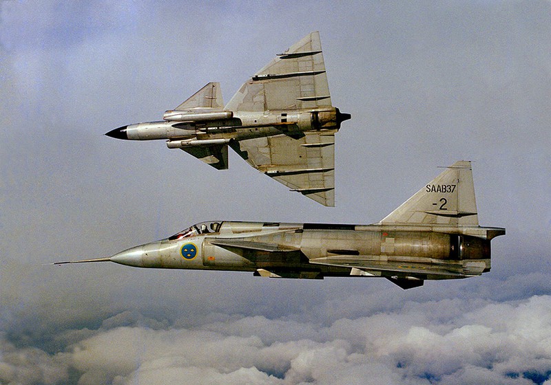 Cận cảnh chiến đấu cơ SAAB AJ-37 Viggen của Thụy Điển - ảnh 1