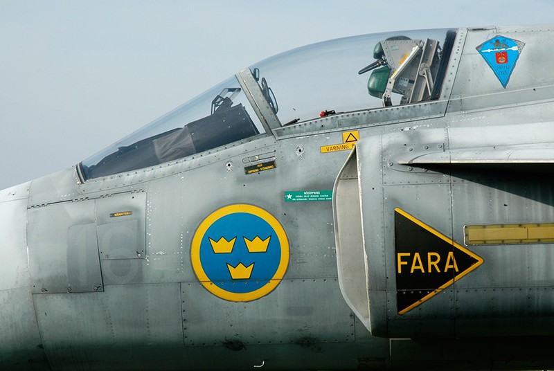 Cận cảnh chiến đấu cơ SAAB AJ-37 Viggen của Thụy Điển - ảnh 4