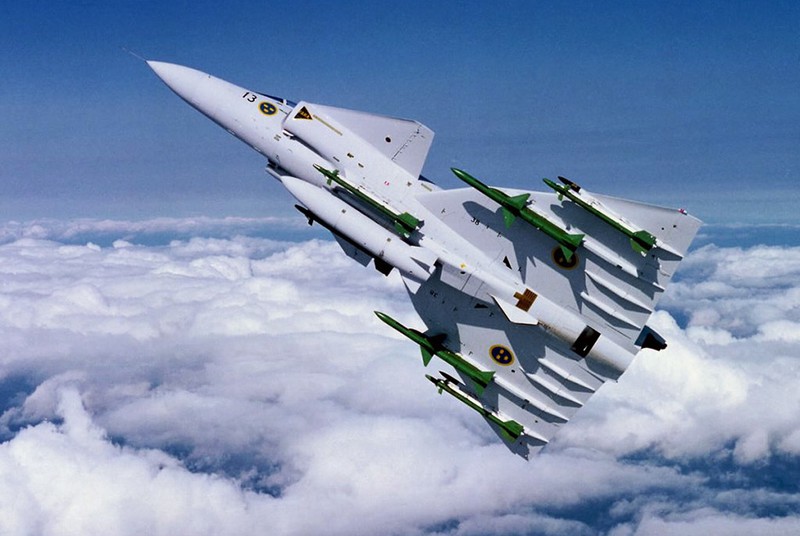 Cận cảnh chiến đấu cơ SAAB AJ-37 Viggen của Thụy Điển - ảnh 12