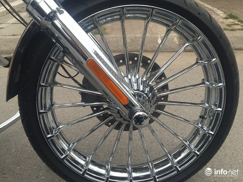 Chi tiết Harley-Davidson Softail CVO Breakout giá 1,4 tỷ tại Hà Nội - ảnh 11