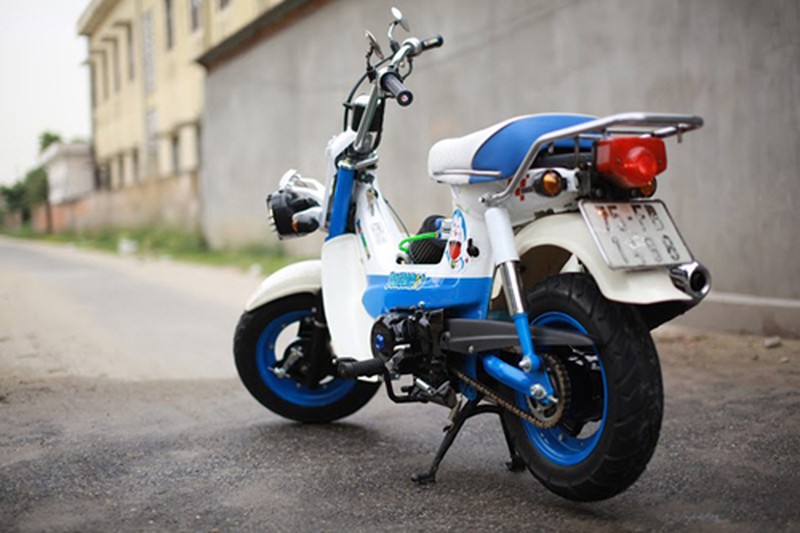 Bất ngờ với Honda Chaly phiên bản Doremon 130cc: Nhỏ mà có võ - ảnh 1