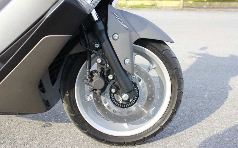 Cận cảnh Yamaha NM-X 155 đối thủ