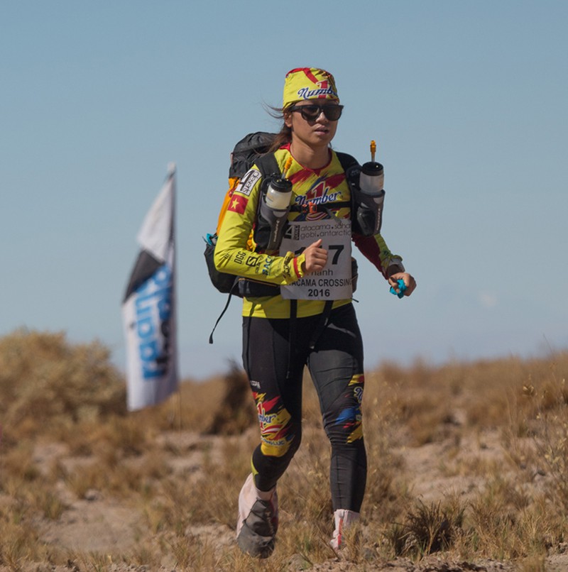 Nữ 9X Việt Nam đầu tiên chinh phục 4 sa mạc khắc nghiệt - ảnh 1