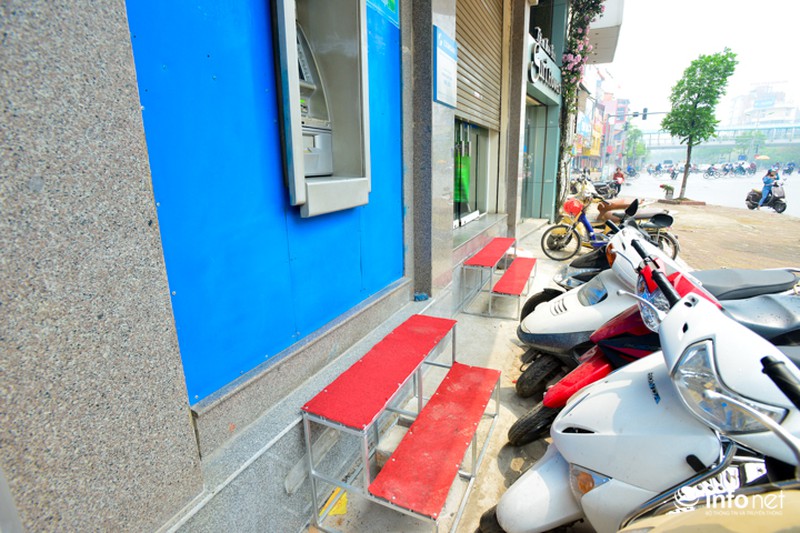 Bi hài chuyện rút tiền ở cây ATM sau chiến dịch