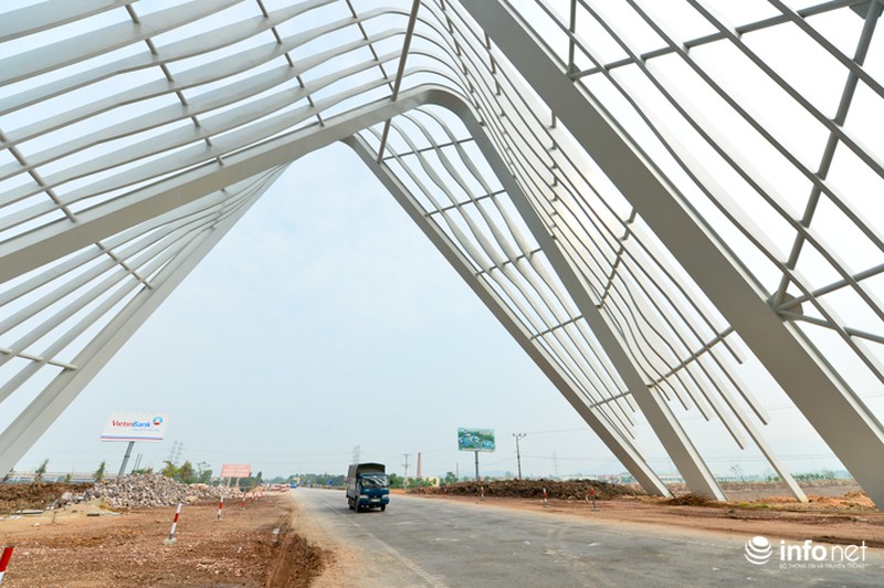 Cận cảnh cổng chào gần 200 tỷ của tỉnh Quảng Ninh - ảnh 11