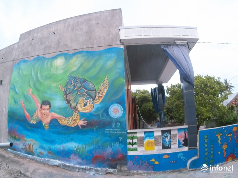 Độc đáo làng bích họa giữa biển khơi - ảnh 11