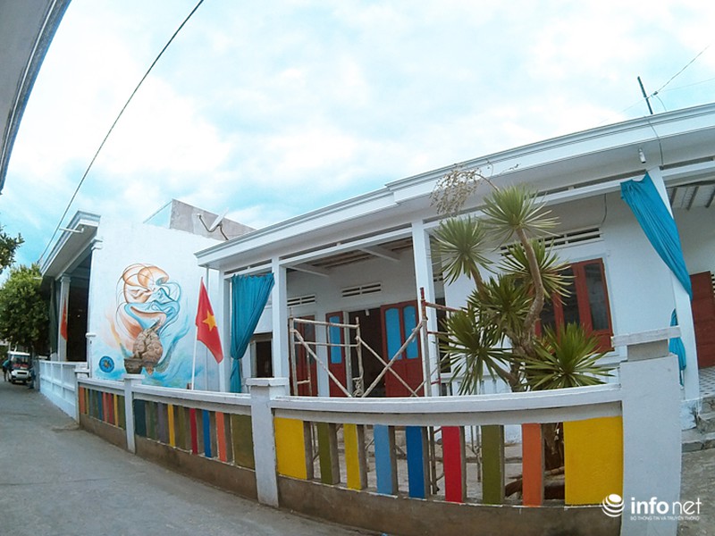 Độc đáo làng bích họa giữa biển khơi - ảnh 2