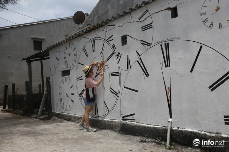 Độc đáo làng bích họa giữa biển khơi - ảnh 8