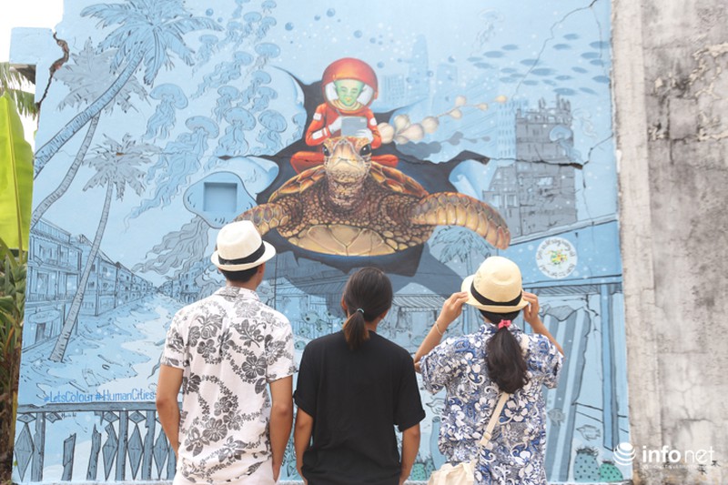 Độc đáo làng bích họa giữa biển khơi - ảnh 9